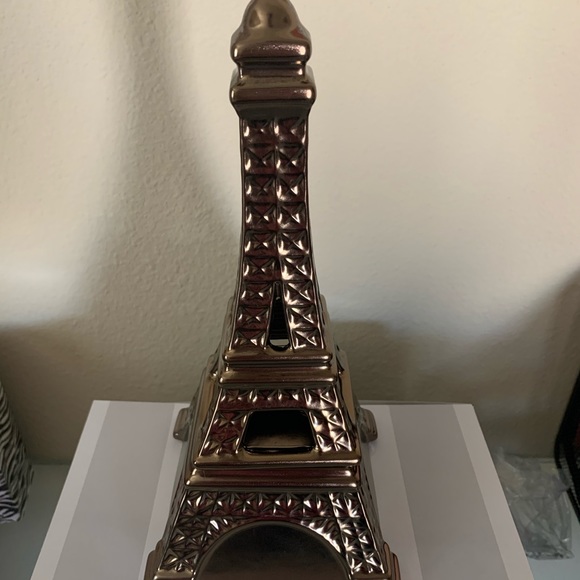 Scentsy Other - Beautiful Scentsy Midnight in Paris Warmer